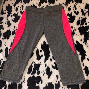 Cropped athletic leggings